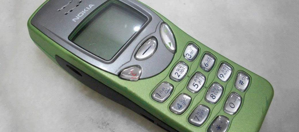 Numero 3 - Uno dei più amati di sempre. Il Nokia 3210 è uscito nel 1999 ed ha venduto oltre 150 milioni di dispositivi.