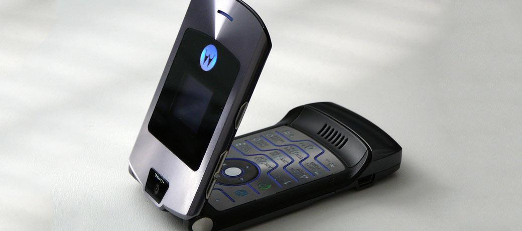 Numero 10 - Al decimo posto il Motorola RAZR V3, uscito nel 2004, ha raggiunto più di 130 milioni di vendite.